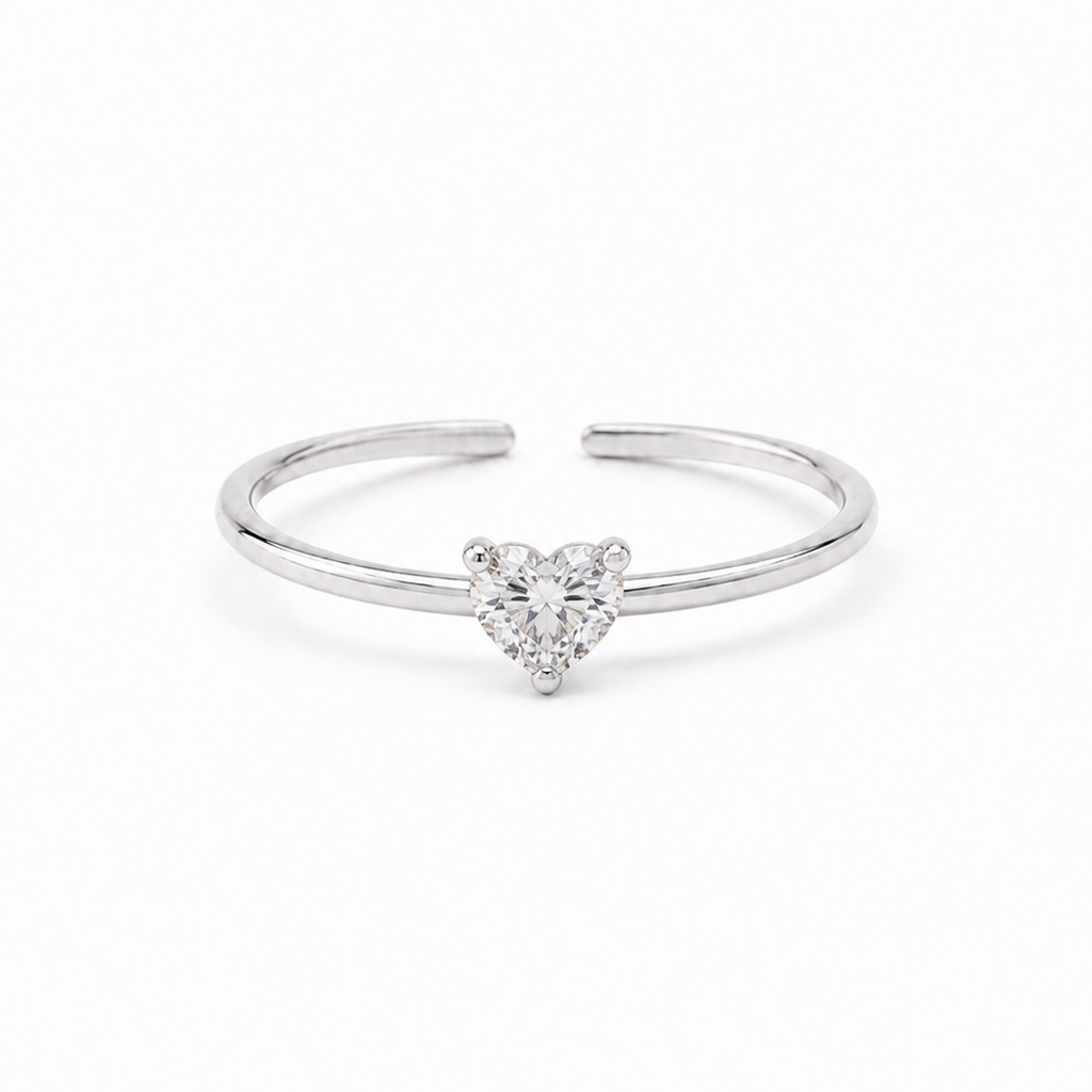 Ring Céleste elegant gold ring with a heart-shaped gemstone for everyday style.