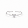 Ring Céleste elegant gold ring with a heart-shaped gemstone for everyday style.